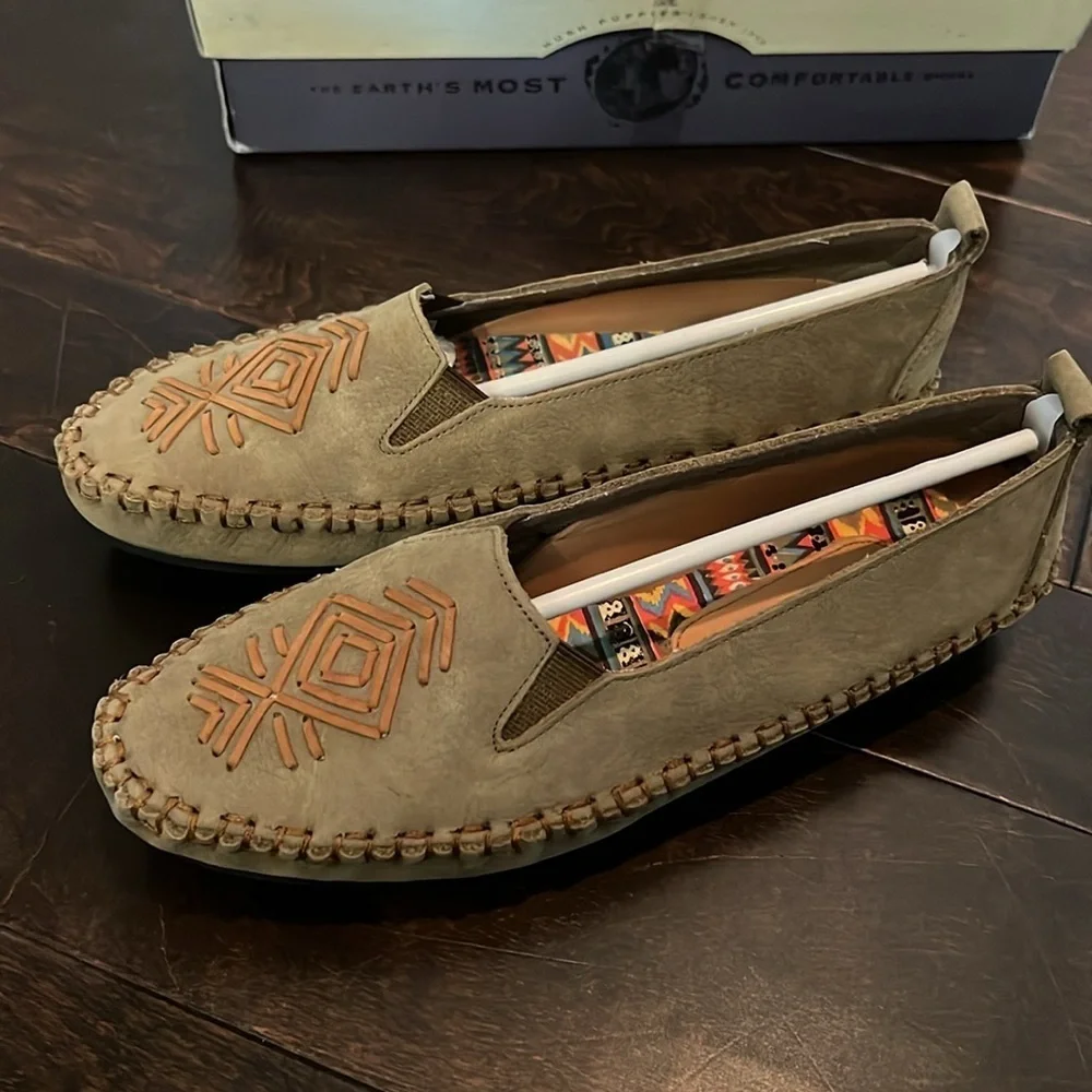 Hush Puppies Olive leather loafer NIB 7